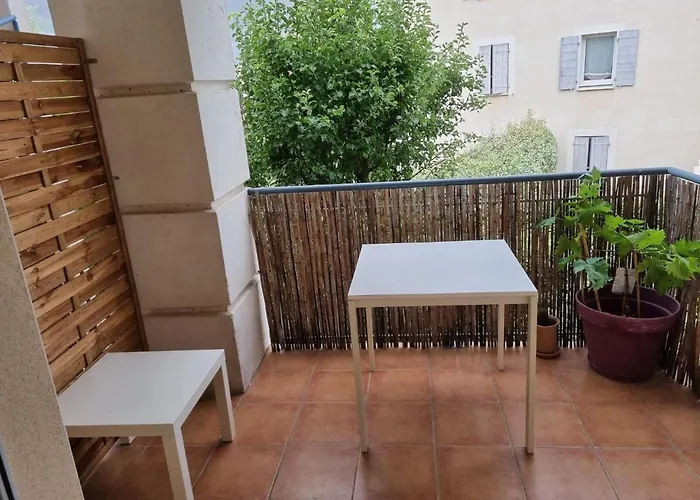 1 Avec Piscine Юзес